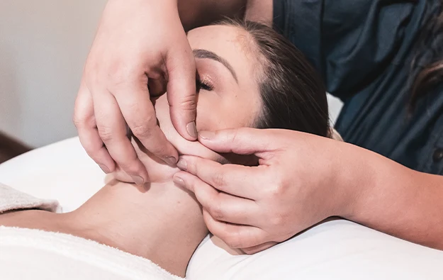 Brazilian Face Lymphatic Drainage